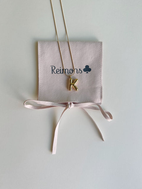 Collar con Inicial globo Reimons