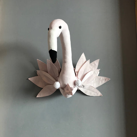 Flamingo de pared con alas