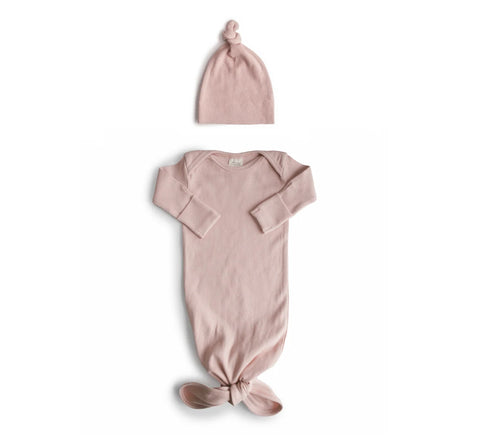 Juego de traje anudado y gorrito